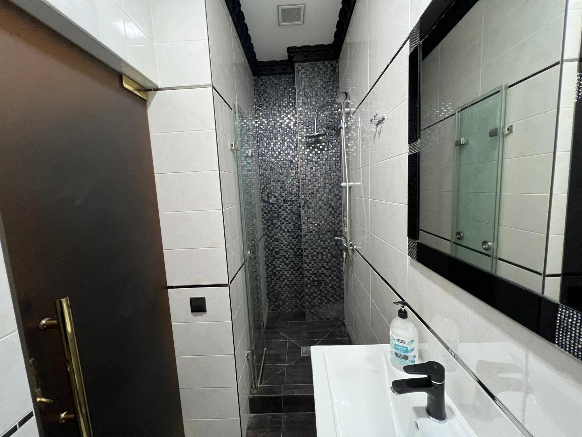Center Apartment คีชีเนา ภายนอก รูปภาพ